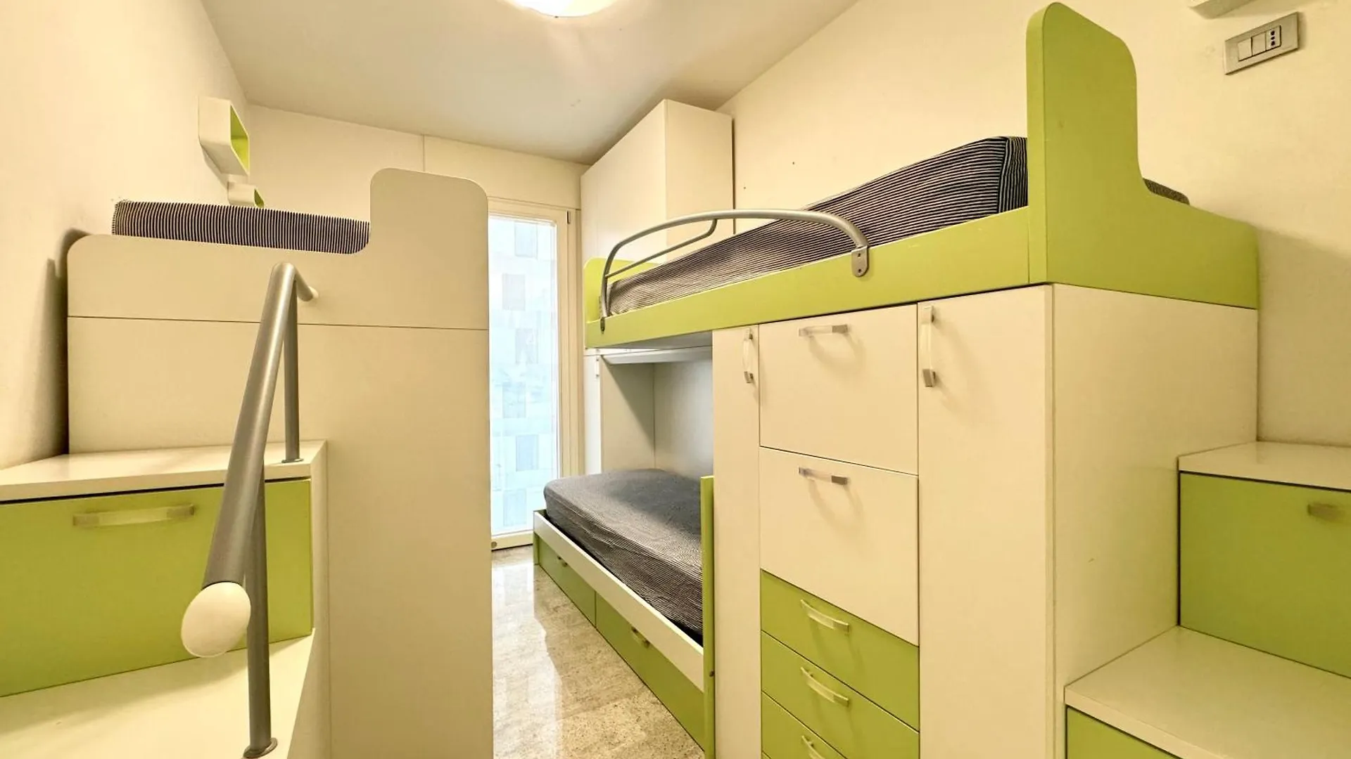 Frontemar Residenze Sul Mare - Carraro Immobiliare Jesolo - Family Apartments İtalya