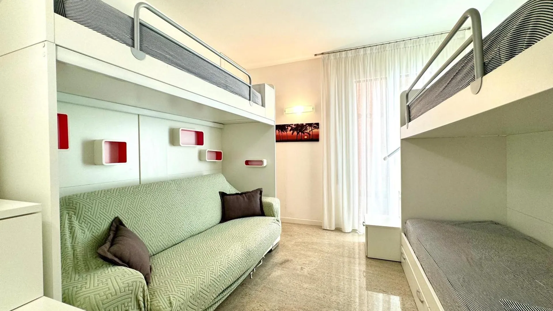Frontemar Residenze Sul Mare - Carraro Immobiliare Jesolo - Family Apartments  リド・ディ・イエゾロ