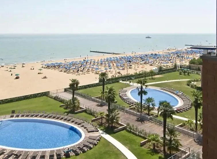Frontemar Residenze Sul Mare - Carraro Immobiliare Jesolo - Family Apartments イタリア